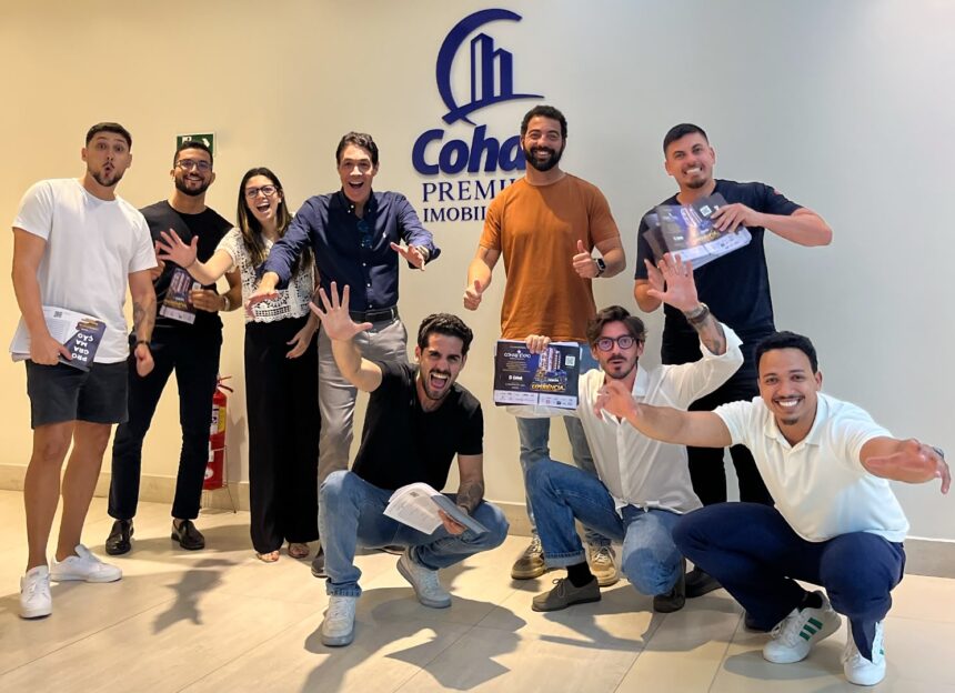 Equipe da Cohab Premium com o material de divulgação da Cohab Expo, em Aracaju