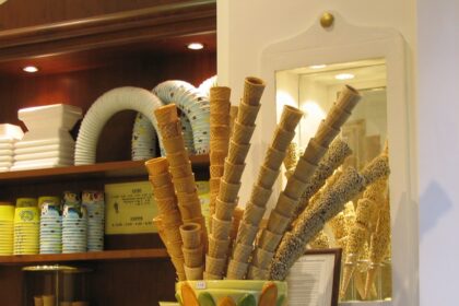 Casquinhas de sorvete em sorveteria