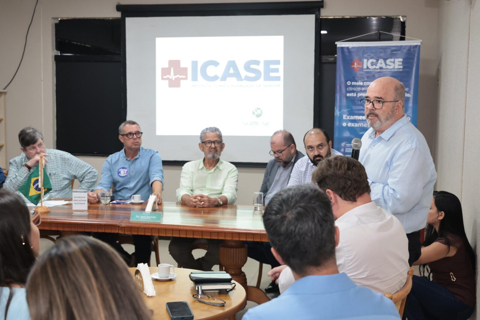 O governador e candidato à reeleição Fábio Mitidieri durante roda de conversa na Somese