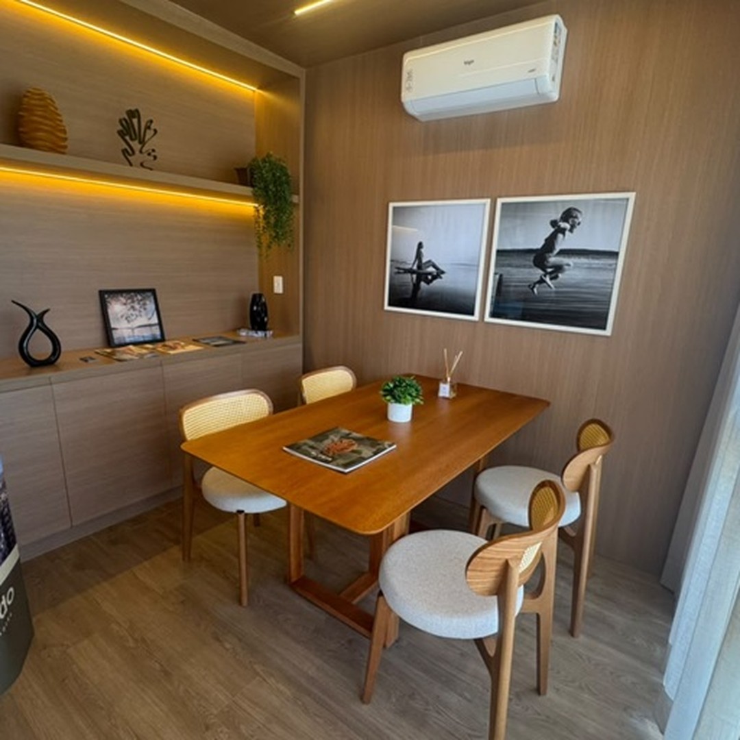 Sala de atendimento do stand de vendas do Aldeia Aruanã