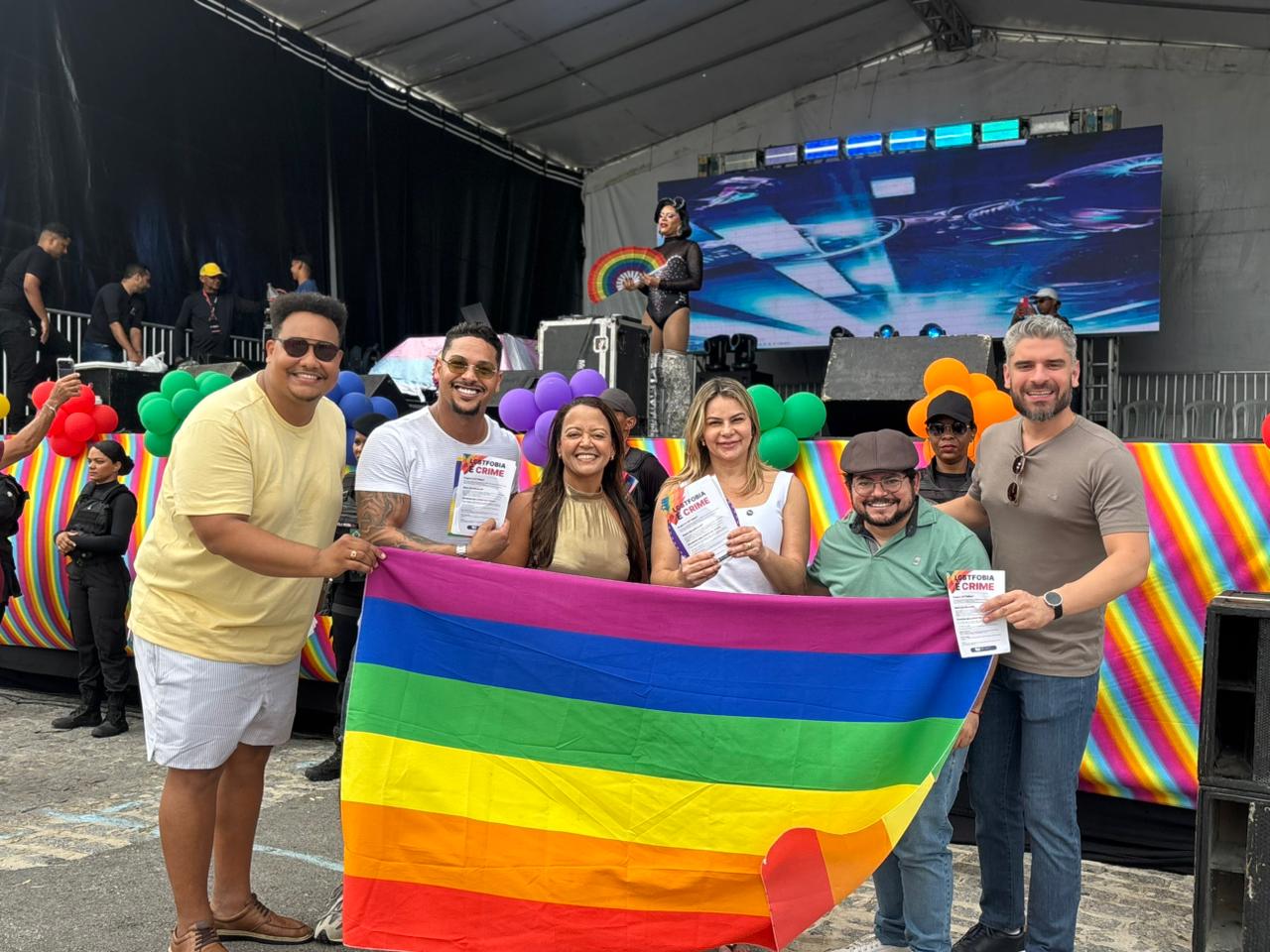 OAB/SE participa da 25ª Parada LGBT+ em Aracaju e promove direitos