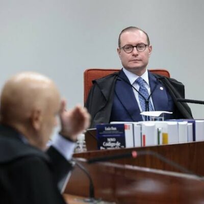 Cristiano Zanin e Alexandre de Moraes no plenário