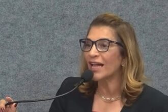 A vereadora Pastora Salete durante pronunciamento sobre abastecimento de água